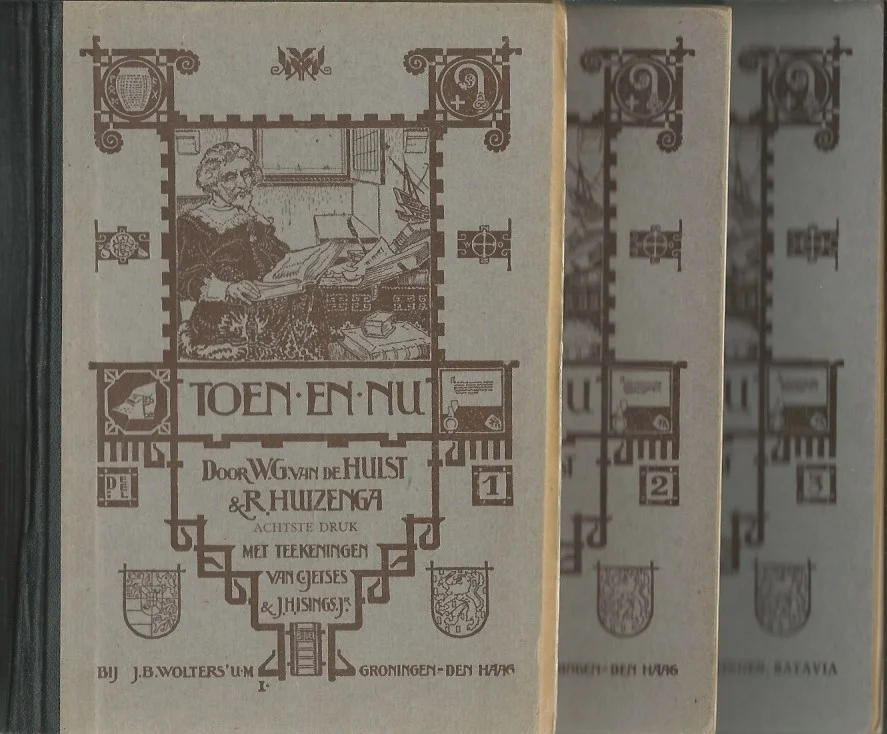 Toen…. en nu! : schetsen uit de algemene geschiedenis 1,2 en 3 – door W.G. van de Hulst, Joh. van Hulzen en Anne de Vries ; geïllustreerd door J.H. Isings (3 delen hardcover) Actieprijs