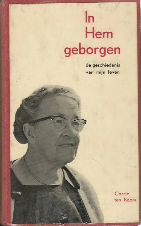Betrouwbaar In Hem geborgen : De geschiedenis van mijn leven – Corrie ten Boom (3e druk – ex libris hardcover)