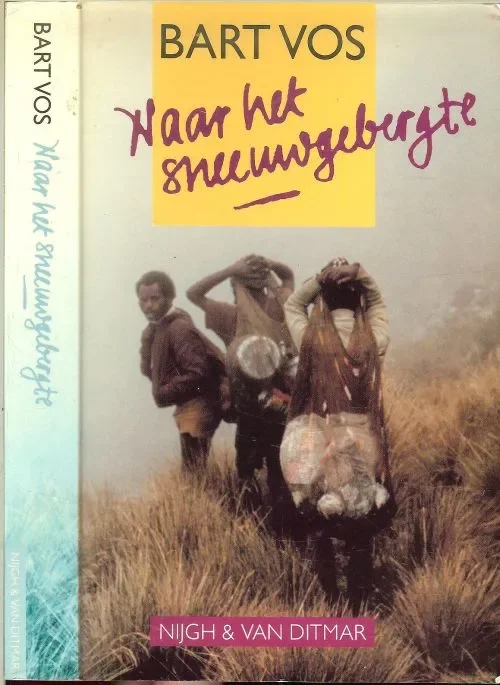 Flitsaanbieding Naar het Sneeuwgebergte Vos, Bart Fotoomslag 1989 Op de Dayakweide Vormgeving Marjo Starink