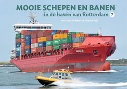 MOOIE SCHEPEN EN BANEN IN DE HAVEN VAN Lage Prijs