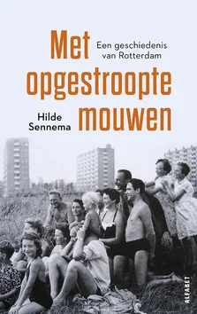 MET OPGESTROOPTE MOUWEN Hete Deal