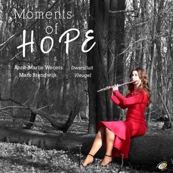 Uitverkoop MOMENTS OF HOPE