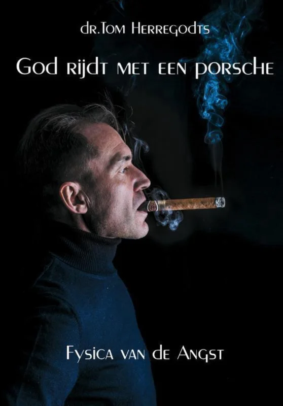 Must-Have God rijdt met een Porsche